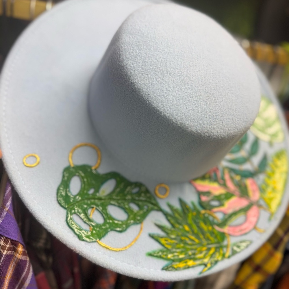 Stylish Gray Hat with Green and Gold Accents